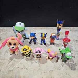 Paw‎ Patrol Toy Figures Lot of 11 Chase Rubble Zuma Marshall Skye Mix Toys